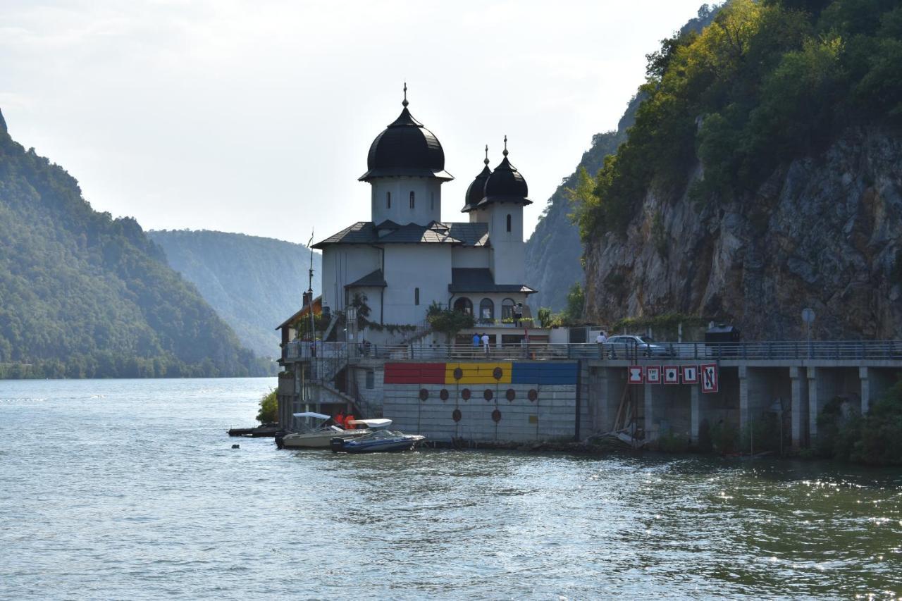 Aquastar Danube 4*